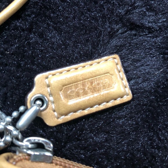 Coach wristlet - Picture 4 of 6